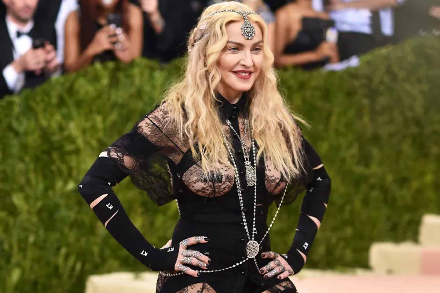 Madonnas 2016 Met Gala