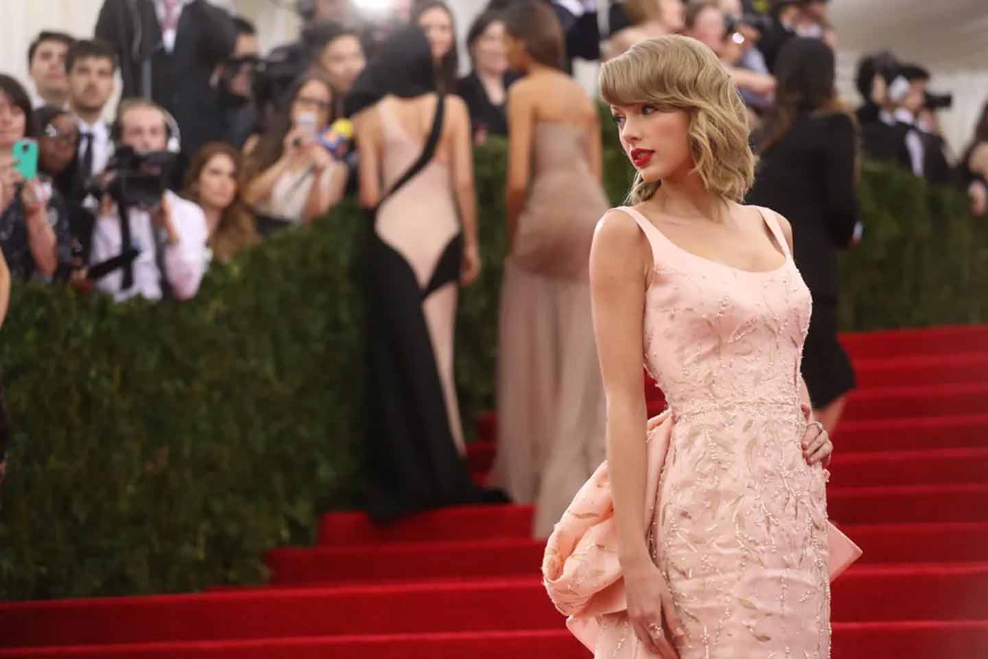 Taylor Swifts 2014 Met Gala look