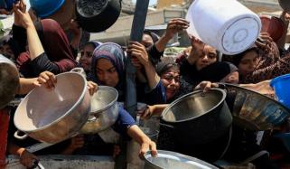 غزہ: بھوک کی شدت سے مزید 10 فلسطینی انتقال کر گئے
