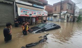پنجاب: بارشوں کے دوران 143 شہری جاں بحق، سیکڑوں زخمی 