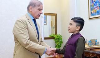 وزیر اعظم شہباز نے طلحہ احمد کو کس انعام سے نوازا؟