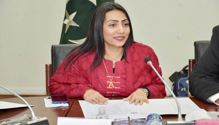داؤد انجینئرنگ یونیورسٹی کی وی سی ڈاکٹر ثمرین حسین نے وزیر اعلیٰ سندھ کو استعفیٰ پیش کردیا