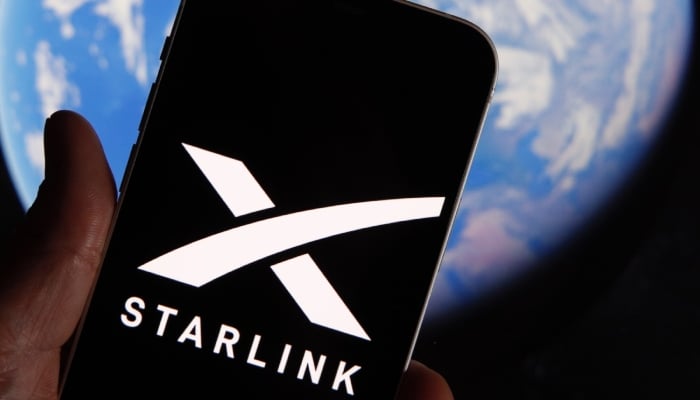 Elon Musks Starlink suffers outage, leaving thousands without internet