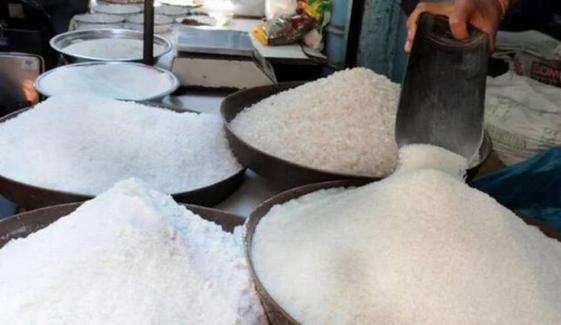 سرگودھا: مہنگی چینی فروخت کرنے پر 10 افراد گرفتار، 18 دکانیں سیل