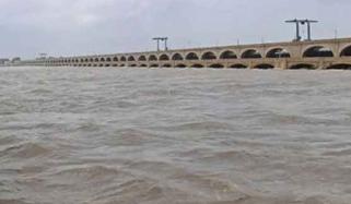 دریائے سندھ: تونسہ کے مقام پر درمیانے درجے کا سیلاب