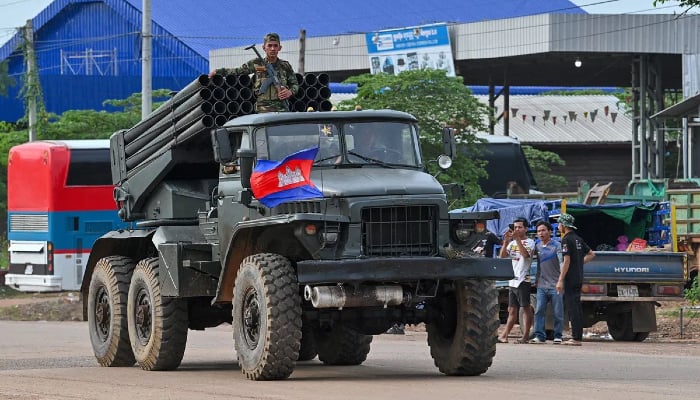 Thailand, Cambodia continue shelling despite agreeing on ceasefire talks