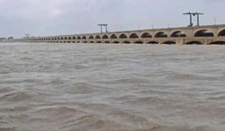 دریائے سندھ میں تونسہ کے مقام پر درمیانے درجے کا سیلاب
