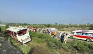 چکوال: بس کھائی میں جاگری، 8  مسافر جاں بحق، 18 زخمی