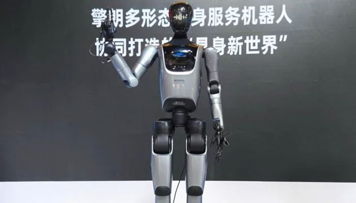 چین نے 150انسان نما ربوٹ آرٹیفیشل انٹیلیجنس نمائش میں پیش کر دیے