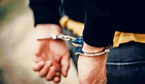 طالب علموں کے ساتھ جنسی زیادتی کرنے والا سیکیورٹی گارڈ گرفتار 