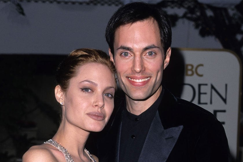 Angelina Jolie’s steamy smooch with her brother (2000)