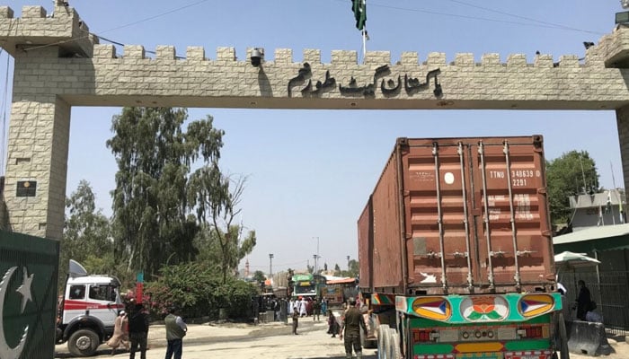 افغان ڈرائیورز کے بغیر ویزہ پاکستان میں داخلے پر پابندی عائد