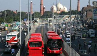 لاہور: زائد کرایہ وصول کرنیوالوں کیخلاف سخت کارروائی کا فیصلہ