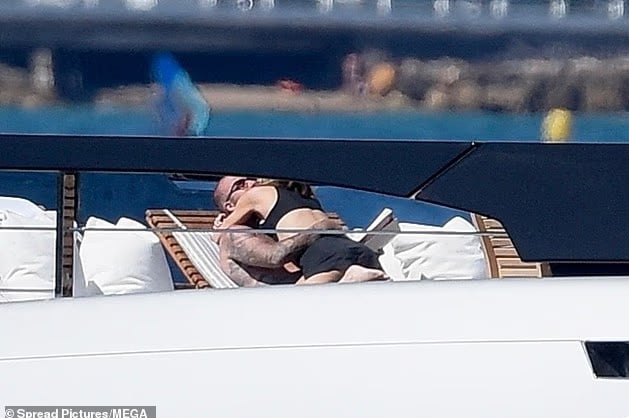 P.C. Spread Pictures/MEGA/Daily Mail