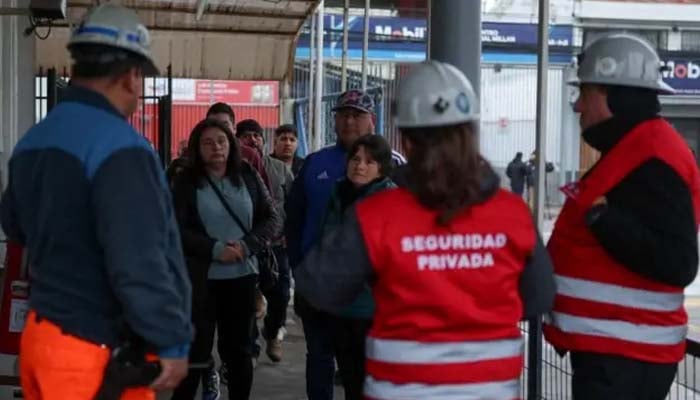 Search underway for two trapped Chilean miners after four found dead