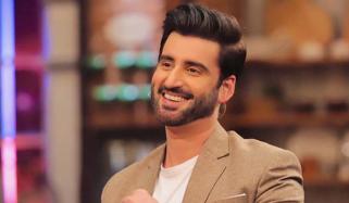 یہ لڑکی کا حق ہے کہ اسے معیاری طرزِ زندگی مہیا کی جائے: آغا علی کا مردوں کے نام پیغام