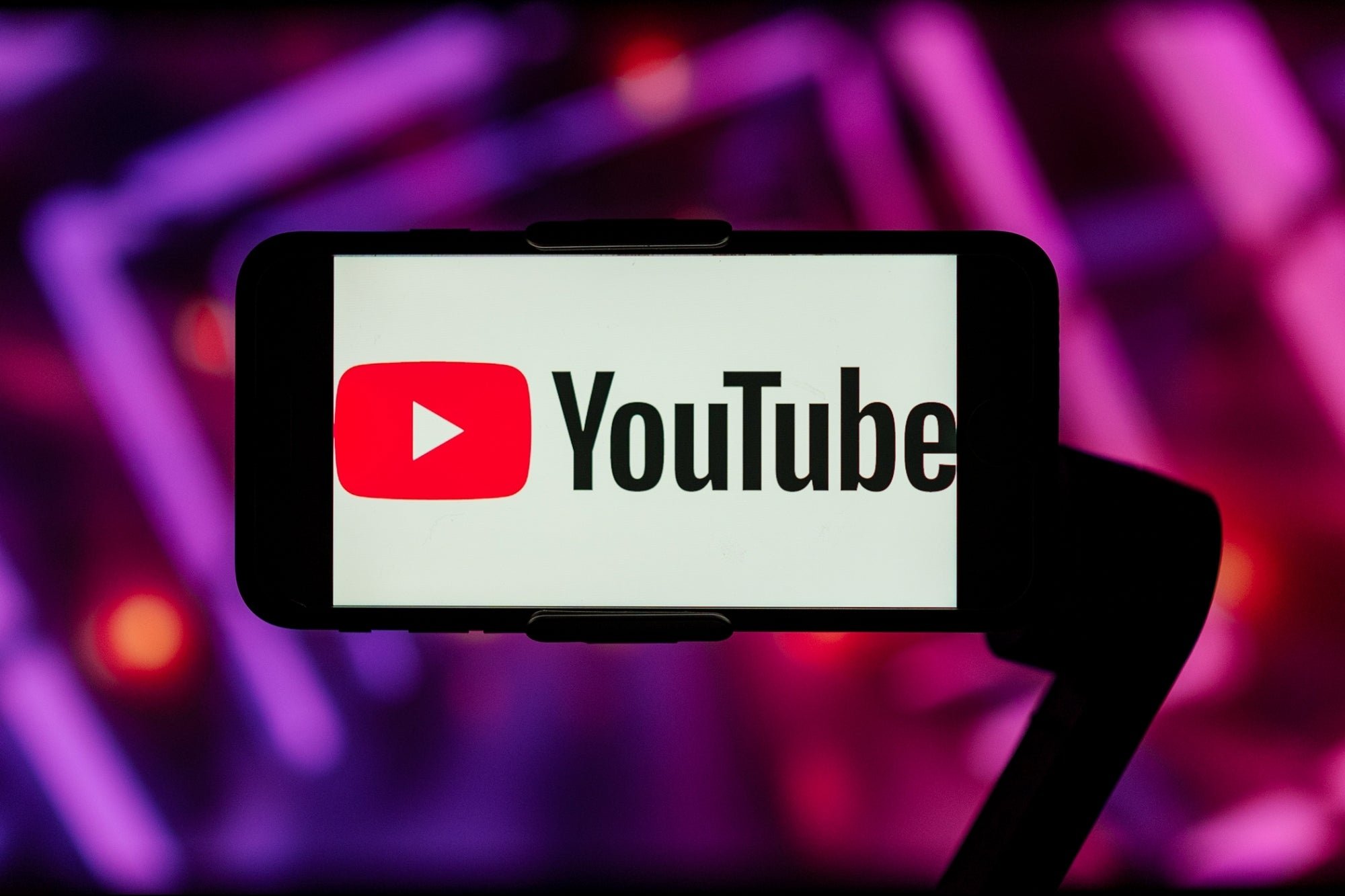 YouTube tests user-friendly Instagram feature in major move