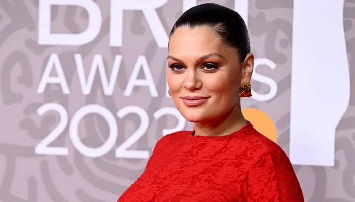 Jessie J ends up in hospital weeks after breast cancer surgery