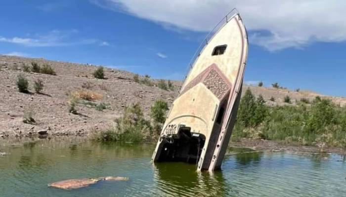 Famous ‘monolith’ boat removed from Lake Mead amid cleanup effort