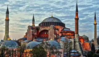 ترکیہ: آیا صوفیہ مسجد میں آگ لگانے کی کوشش، مشتبہ شخص گرفتار