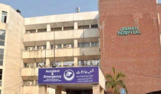 لاہور: معطل ڈاکٹر کی مریض کا آپریشن کرنے کی کوشش، مقدمہ درج