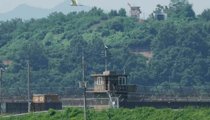 North Korea begins dismantling loudspeakers on South Korea border