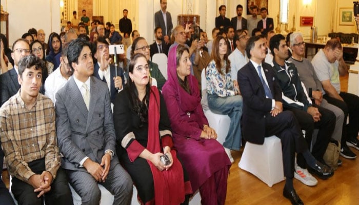 لندن، پاکستانی ہائی کمیشن میں ارشد ندیم کے اعزاز میں تقریب