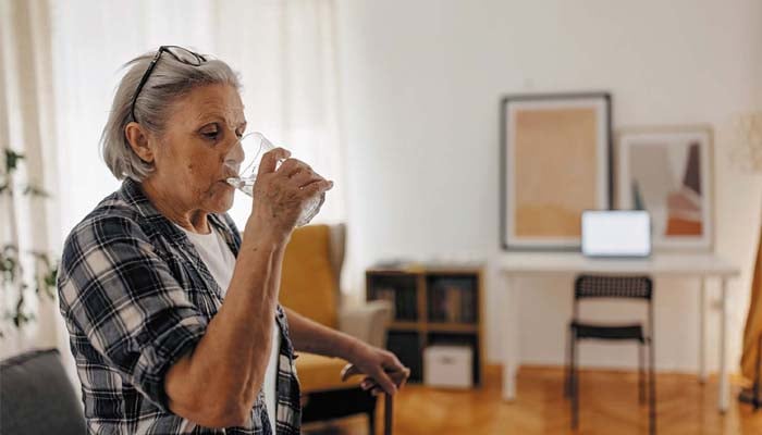 Can standing up often may prevent cardiac diseases in postmenopausal women?