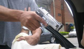 حیدرآباد: مسلح افراد کی جیو نیوز کے کیمرا مین قاضی شکیل سے لوٹ مار