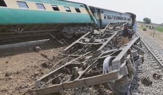 ٹریک دھماکے سے اڑائے جانے کے بعد جعفر ایکسپریس سروس چند روز کیلئے منسوخ