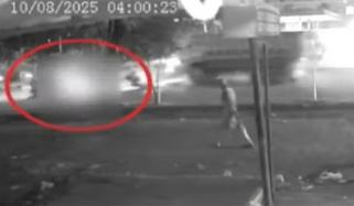 کراچی؛ ڈمپر کے بائیک کو ٹکر مارنے کی ویڈیو سامنے آ گئی