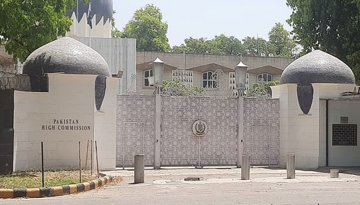نئی دہلی میں پاکستانی ہائی کمیشن کا پانی بند، سفارتکاروں کو ہراساں کیا جانے لگا