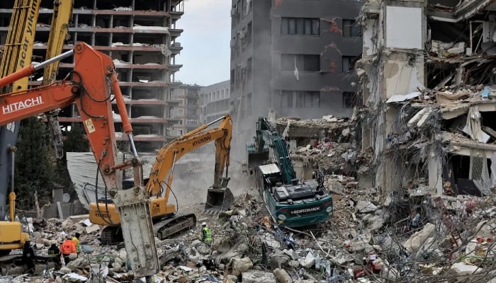 Turkey hit by 6.1 magnitude quake, causes immense infrastructural damage
