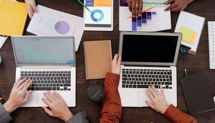 Hero to zero: 5 times big companies failed to save themselves