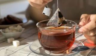 کیا آپ چائے کے ساتھ پلاسٹک بھی پی رہے ہیں؟ ماہرین نے خبردار کر دیا