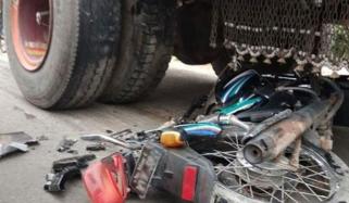 کراچی: رواں سال مختلف ٹریفک حادثات میں 555 افراد جاں بحق ہوئے، پولیس