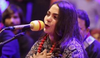 ’حج و عمرہ کرکے آؤ تو طعنے ملتے ہیں‘