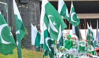 78 واں یومِ آزادی آج منایا جارہا ہے، دن کے آغاز پر توپوں کی سلامی