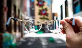 ’آنکھ میں دانت‘ لگانے کا آپریشن، 75سالہ کینیڈین نابینا خاتون کی بینائی لوٹ آئی