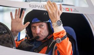 سوئس پائلٹ نے سولر سے چلنے والے طیارے کی بلندی کا 15 سالہ ریکارڈ توڑ دیا