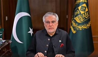 آئی ایم ایف پروگرام میں ہونے کی وجہ سے اس سے پوچھ کر پالیسی بنانا پڑتی ہے: اسحاق ڈار