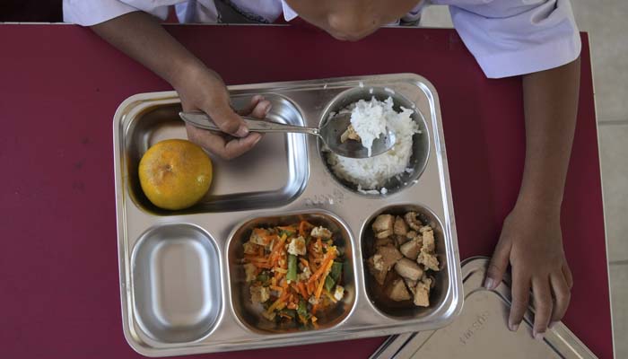 Free school meals in Indonesia cause food poisoning outbreak