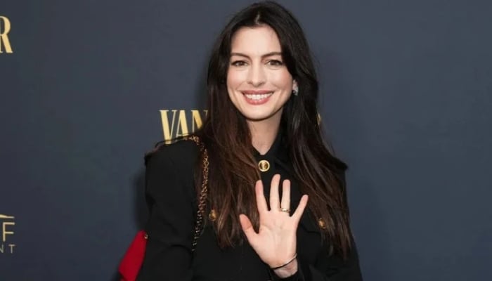 Anne Hathaway film intense scenes with new co-star for The Devil Wears Prada 2