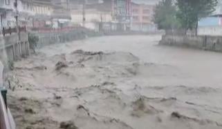 سوات: سیلاب میں بہہ جانے والے 3 افراد کی لاشیں برآمد، 2071 افراد محفوظ مقامات پر منتقل