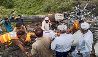 حادثے کے شکار ہیلی کاپٹر کا بلیک باکس نہ مل سکا، شہداء کی میتیں پشاور منتقل