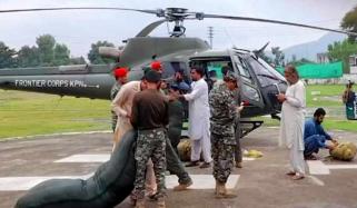 پاک فوج نے خیبر پختونخوا میں سیلاب سے متاثرہ عوام کی بحالی کیلئے ایک دن کی تنخواہ اور راشن وقف کردیا