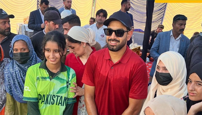 پرائم منسٹر یوتھ پروگرام و لاہور قلندرز کے جہلم میں کرکٹ ٹرائلز، نیٹلی اے بیکرز کا بھی دورہ