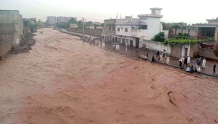 Flash floods and monsoon rains strike Pakistan, claiming over 200 lives