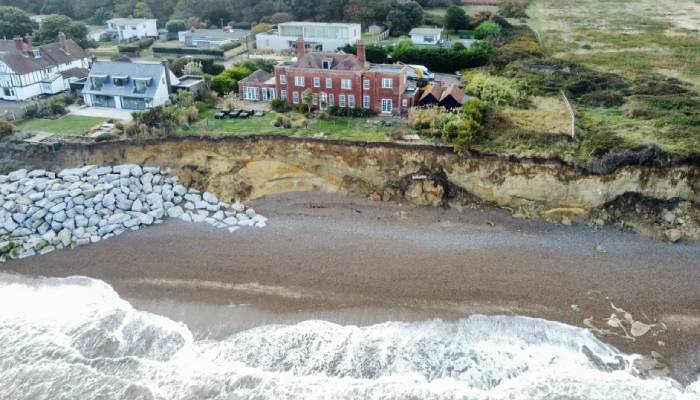 Thorpeness coastal erosion puts clifftop homes at risk of falling into North Sea
