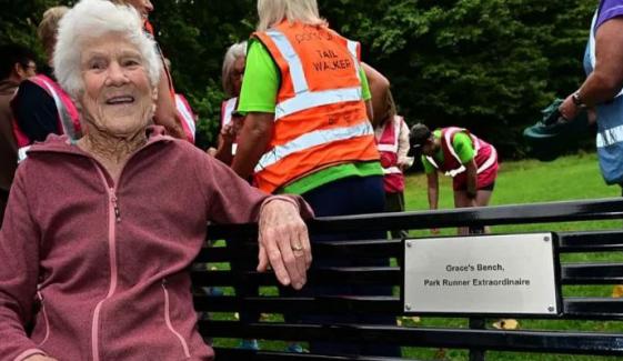 97 سالہ خاتون نے 250 پارک رنز مکمل کر کے تاریخ رقم کردی